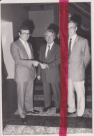 Foto Persfoto - Maldegem - Gaby Henneman Wint Etentje Met Johan De Roo - Ca 1980 - Zonder Classificatie