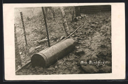 AK Blindgänger Am Zaun, Munition  - Oorlog 1914-18
