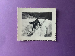 74  Photo 4 X 4.5       En Taillant Des Marches Sur Le Glacier Blanc   1949     Très Bon état - Chamonix-Mont-Blanc