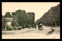 95 - PONTOISE - LE BOULEVARD DES FOSSES UN JOUR DE MARCHE - Pontoise