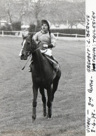 PHOTO DE PRESSE - COURSES  HIPPIQUES - MARSEILLE VIVAUX - 08.04.78 - 2EME - GAGNANT TAULESIEN - JOCKEY L.BERNUS - Sports