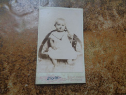 CDV  Carte Photo  Antique  /  Kabinetfoto  /  CDV Photo Card { 6,3 Cm X 10,3 Cm } - Old (before 1900)