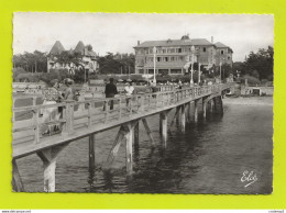 33 LE MOULLEAU Arcachon N°14884 La Jetée Et Le Grand Hôtel Pêcheur à La Ligne VOIR ZOOM Landau Renault Dauphine VOIR DOS - Arcachon