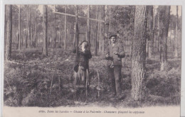 Dans Les Landes Chasse à La Palombe Chasseurs Plaçant Les Appeaux - Other & Unclassified