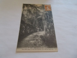 BAGNOLES DE L ORNE ( 61 Orne ) SOUS BOIS DANS LE PARC DU CHATEAU DE LA ROCHE BAGNOLES  ANIMEES 1928 - Bagnoles De L'Orne