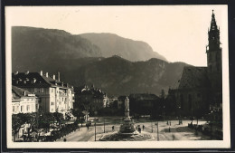 Cartolina Bozen, Waltherplatz Mit Kirche Und Denkmal  - Bolzano