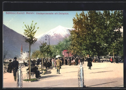 Cartolina Meran, Passanten Auf Der Giselapromenade Mit Blick Zur Zielspitze  - Other & Unclassified