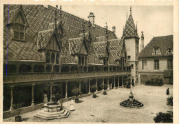 21 HOTEL DIEU DE BEAUNE LA COUR D'HONNEUR - Beaune