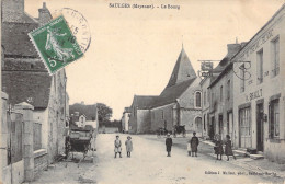 FRANCE - Saulges - Le Bourg - Animé - Edition Malicot -hotel Du Cheval Blanc - Carte Postale Ancienne - Autres & Non Classés