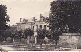 YONNE CHITRY LE FORT VUE LA MAIRIE ET L ECOLE (PRE TIRAGE) - Lieux