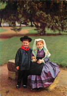 Folklore - Auvergne - Enfants - Carte Dentelée - CPSM Grand Format - Voir Scans Recto-Verso - Costumes