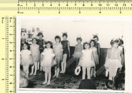 REAL PHOTO -  Group Cute Girls Kids Ballerinas On School Play -   Fillettes Ballerines  - Vintage Original - Anonymous Persons