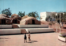 CPM - NIAMEY - Musée National Reconstitution Tentes De Nomades - Photo Toucet - Edition Hoa-Qui - Niger