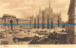 R157370 Milano. Piazza Del Duomo. Grassl - World