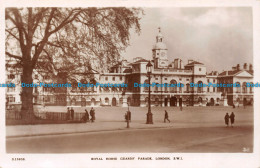 R157864 Royal Horse Guards Parade. London. S. W. Kingsway. RP. 1933 - Sonstige & Ohne Zuordnung
