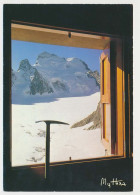 CPSM / CPM 10.5 X 15 Hautes Alpes Les Écrins Vus Par La Fenêtre D'un Chalet Piolet - Autres & Non Classés