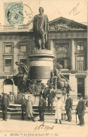 51 - Reims - Statue De Louis XV - Animée - Oblitération Ronde De 1906 - CPA - Voir Scans Recto-Verso - Reims
