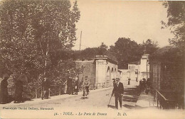 54 - Toul - La Porte De France - Animée - CPA - Voir Scans Recto-Verso - Toul