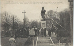 [57] Moselle >  Metz L'homme De Fer Malmene Par La Population Militaria - Metz