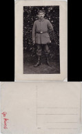 Ansichtskarte  Posierender Soldat (Erster Weltkrieg) 1917 Privatfoto - Other & Unclassified