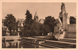 Vierzon Le Monument Aux Morts - Vierzon