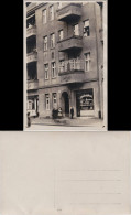 Ansichtskarte  Straßenpartie Mit Ladengeschäft "Schnell-Besohl-Anstalt" 1920 - To Identify