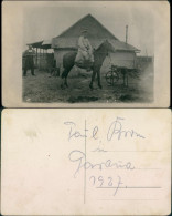 Foto  Bauernhof Karten - Mann Auf Pferd - Osten 1927 Privatfoto  - Unclassified