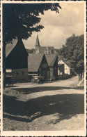 Ansichtskarte  Weg Mit Pferdekarren Häusern Und Kirche 1936 - Zu Identifizieren