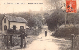 FRANCE - Evreux Navarre- Entrée De La Foret - Passage A Niveau - Animé - Carte Postale Ancienne - Evreux