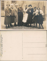 Foto-Ansichtskarte Frauengruppe Theatergruppe 1932 - Personnages