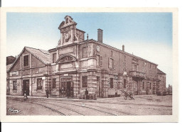 CPA 01 PONT DE VAUX - LA GARE ET LES HALLES - Pont-de-Vaux