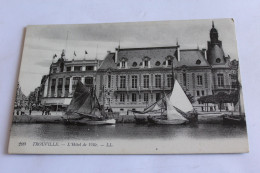 Trouville - L'hotel De Ville - Trouville