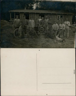 Privatfotokarte Soldaten Vor Holzbaracke In Der Champagne 1917 - War 1914-18