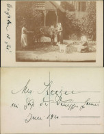 Foto  Drei Frauen Mit Kuh Und Hund Vor Haus 1921 Privatfotokarte - Cows