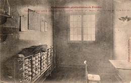 C P A -  94 -  FRESNES -   établissement Pénitentiaire De Fresnes Intérieur D'une Cellule - Fresnes