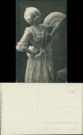 Ansichtskarte  Frau In Kleid Mit Fächer 1912  - Unclassified