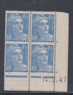 France N° 718A XX  Marianne Gandon 4 F.50 Bleu En Bloc De 4 Coin Daté Du 14 . 2 . 47 ;  1 Point Blanc Sans  Char., TB - 1940-1949