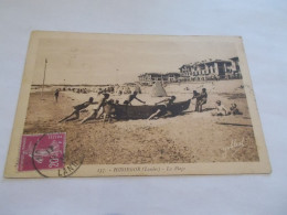 HOSSEGOR ( 40 Landes ) LA PLAGE   ANIMEES   REMONTER DE BARQUE SUR LE SABLE - Hossegor