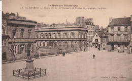 Saint Brieuc (22 - Côtes D'Armor) Place De La Préfecture Et Statue De Poulain Corbion - Saint-Brieuc