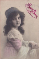 CPA 1911 D'origine Bonne Année Fillette Petite Fille élégante Cheveux Longs Avec Une Coiffe  Little Pretty Little - Portraits