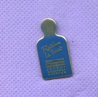 Rare Pins Johnny Halliday Parfum Egf P149 - Música