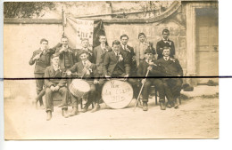 Carte Photo A Identifier. CPA. Conscrits , Vive La Classe 1917 . Instruments Musique - Photographie
