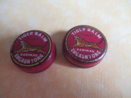 2 Petites Boites Métalliques  Anciennes/Pharmacie/TIGER BALM Harimau Engaum Tong/Mi-XXéme      BFPP331 - Dosen