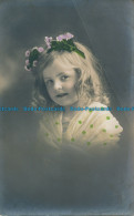 R157948 Old Postcard. Girls Portrait. Ettlinger. No 4078 - World