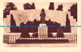 R157002 Lourdes. Monument A Sainte Bernadette. P. Doucet. No 110 - Mundo