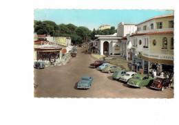 Cpa - 06 - Juan-les-Pins - Carrefour Du Casino - Pinède - Voiture 4 CV 2 CV Citroën VW 203 Peugeot - CRYSTAL Affiche - Juan-les-Pins