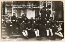 11315 / ♥️ ⭐ ◉ Carte Photo SATIRE Surchargée 1914 FAMILLE De BANDITS! Unser Kaiserpaar Kreise Seiner Familie Cpaww1  - War 1914-18