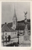 ORCHAMPS VENNES Vue Sur L' Eglise Et Monument Aux Morts RV - Otros & Sin Clasificación