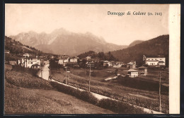 Cartolina Domegge Di Cadore, Gesamtansicht Gegen Das Gebirgsmassiv  - Otros & Sin Clasificación