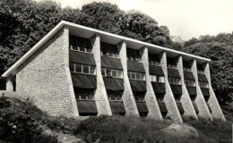 France > [65] Hautes Pyrénées > Lourdes - Cité-Secours Saint-Adresse - Un Des Pavillons-dortoirs - 8442 - Lourdes